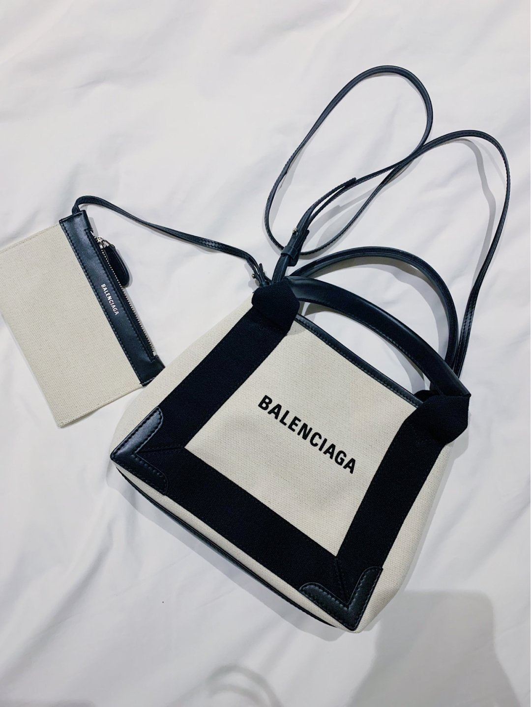 BALENCIAGA【バレンシアガ】人気商品  NAVY カバス（送料無料）