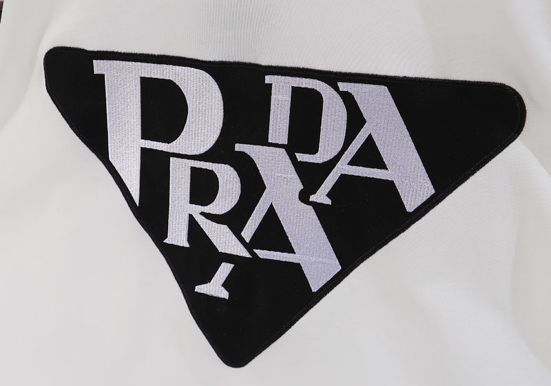 【Prada】( プラダ ) 男女兼用、ご好評に付き再入荷！