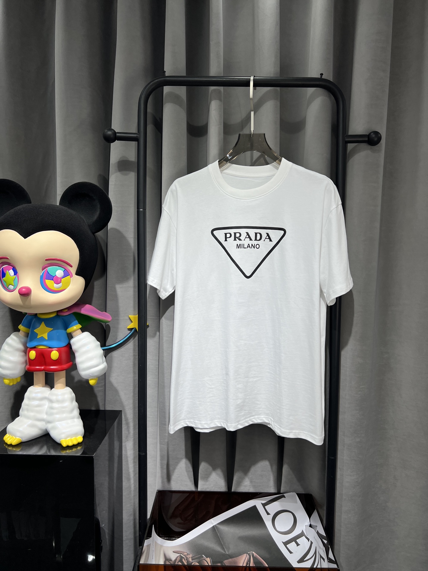 【PRADA 公式旗艦店】プラダ Tシャツご好評に付き再入荷！