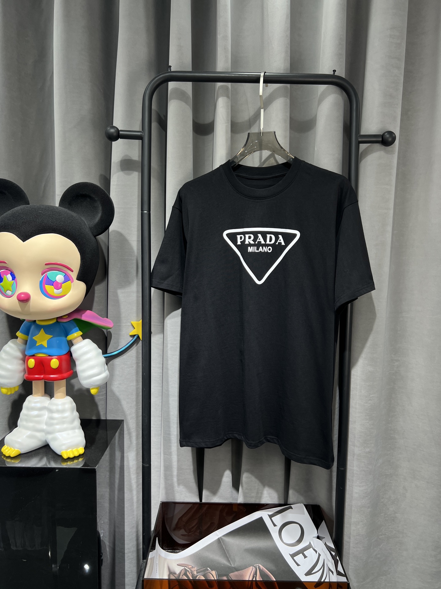 【PRADA 公式旗艦店】プラダ Tシャツご好評に付き再入荷！