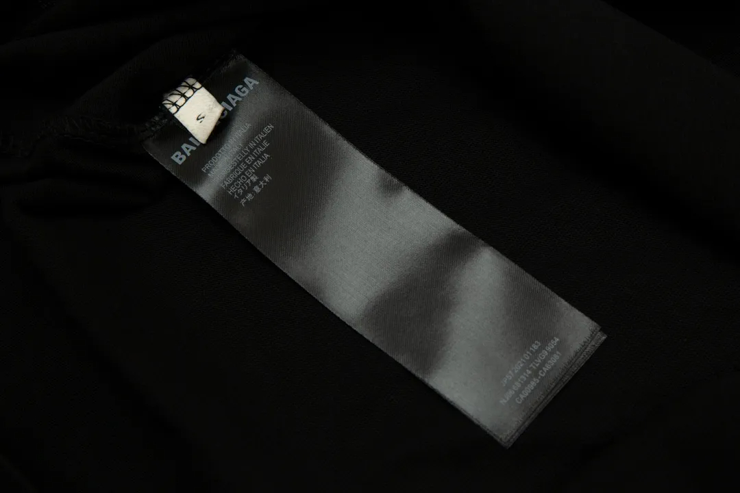 【BALENCIAGA 公式旗艦店】 バレンシアガ Tシャツ ご好評に付き再入荷!
