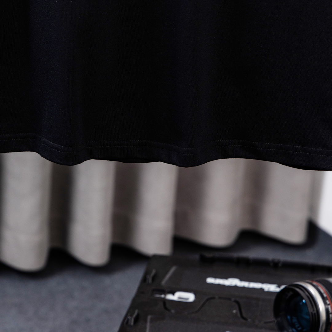 【 DIOR 公式旗艦店】ディオール Tシャツ ご好評に付き再入荷！