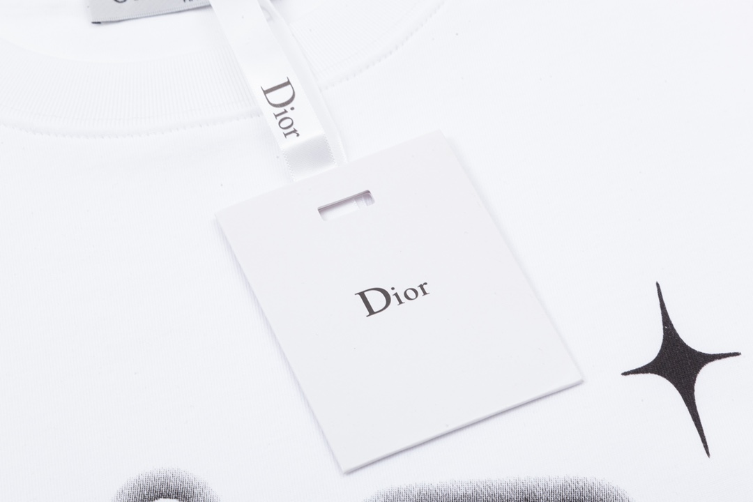 【DIOR】(ディオール)半袖 男女兼用、ご好評に付き再入荷!