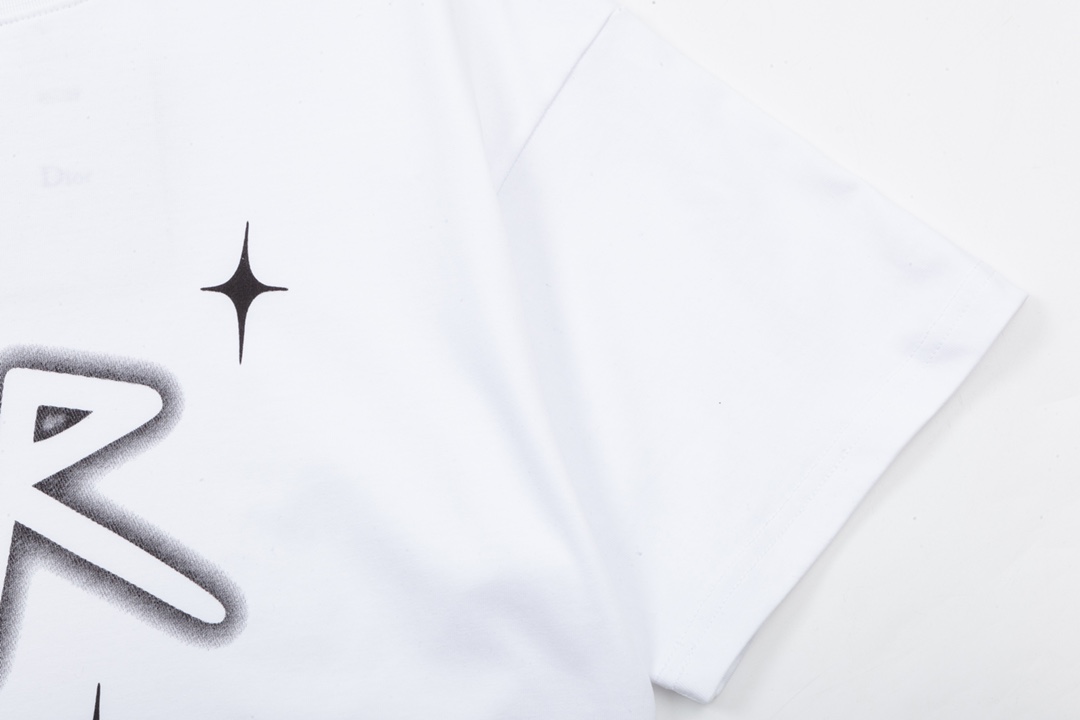 【DIOR】(ディオール)半袖 男女兼用、ご好評に付き再入荷!