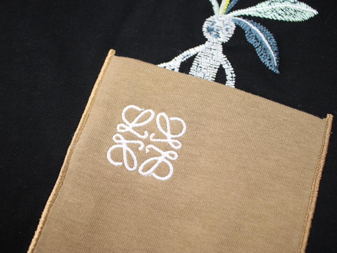 【LOEWE 公式旗艦店】（ロエベ）Tシャツ、ご好評に付き再入荷！