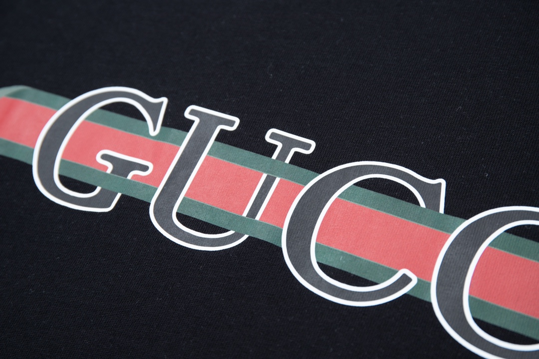 【GUCCI 公式旗艦店】クッチ Tシャツ ご好評に付き再入荷！