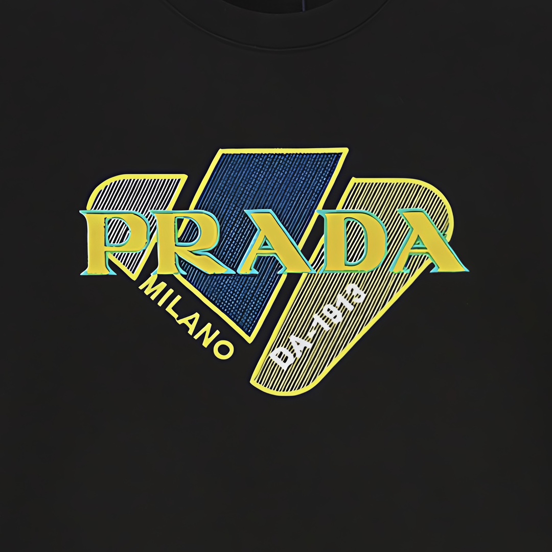 【PRADA 公式旗艦店】プラダ Tシャツご好評に付き再入荷！