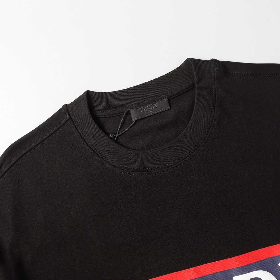 【Prada】( プラダ ) 半袖 男女兼用、ご好評に付き再入荷！