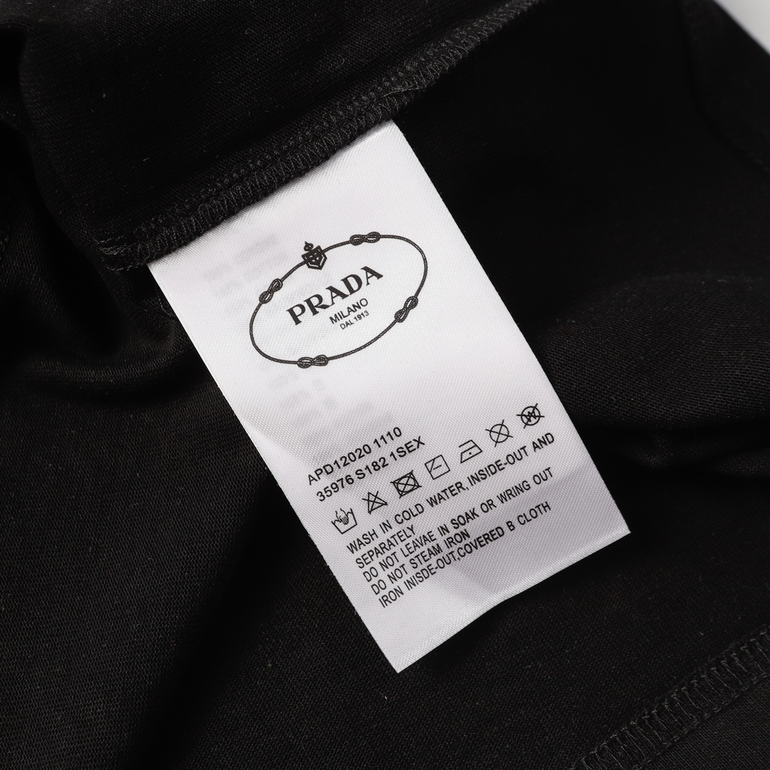 【Prada】( プラダ ) 半袖 男女兼用、ご好評に付き再入荷！