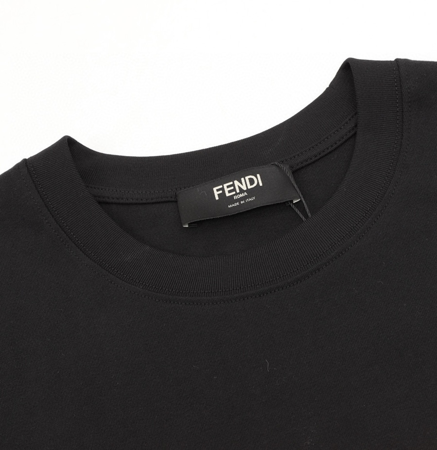【FENDI】（フェンディ）【在庫あり】【即日出荷】半袖 男女兼用