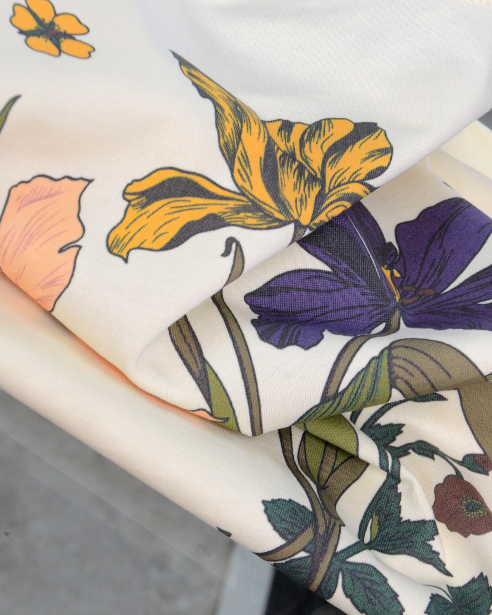 【GUCCI 公式旗艦店】クッチ Tシャツ ご好評に付き再入荷！