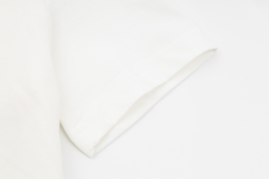 【LOEWE 公式旗艦店】（ロエベ）Tシャツ、ご好評に付き再入荷！