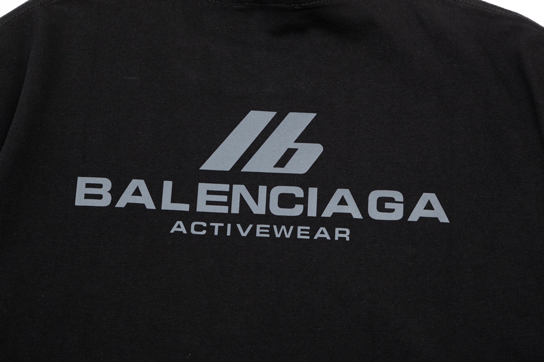 【BALENCIAGA】（バレンシアガ ）半袖Tシャツ、ご好評に付き再入荷！