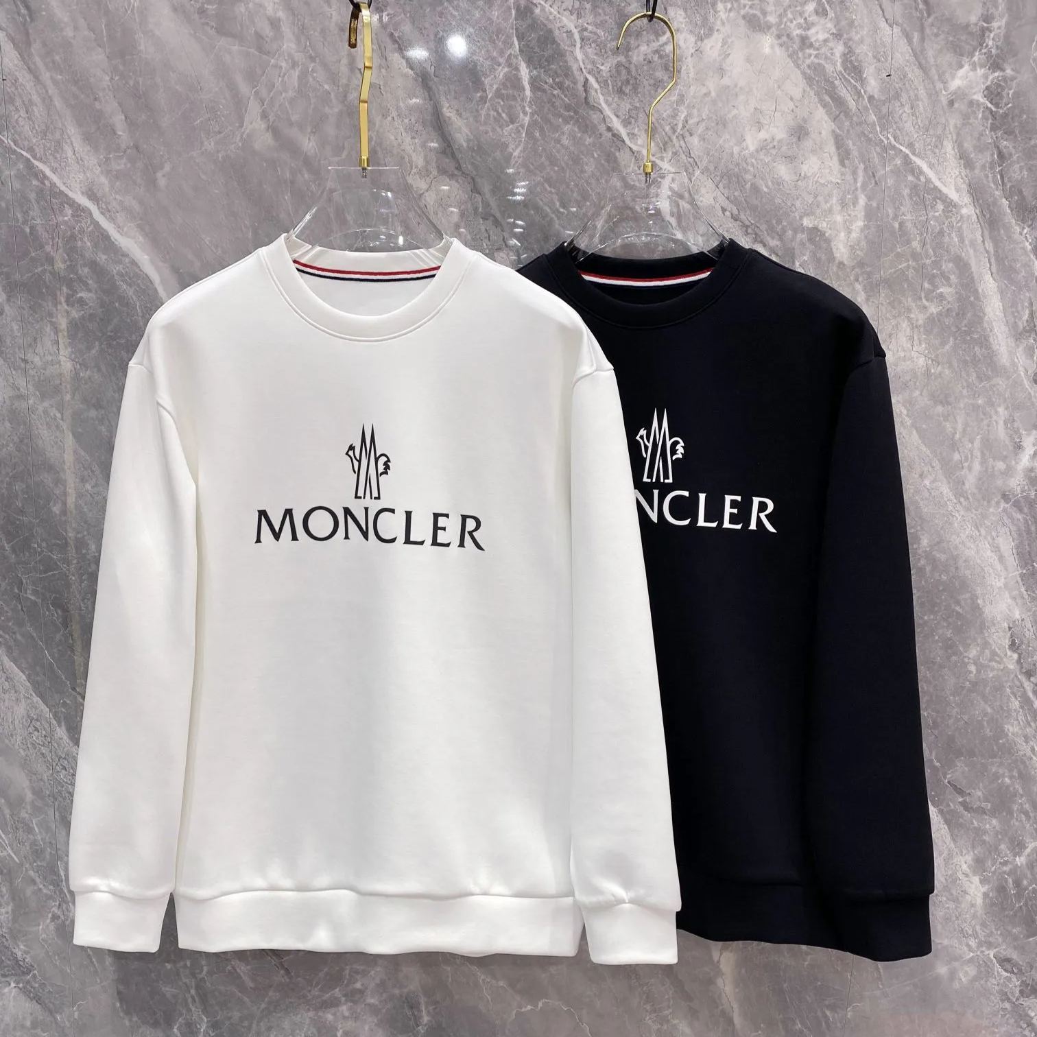 【MONCLER 公式旗艦店】ご好評に付き再入荷！！