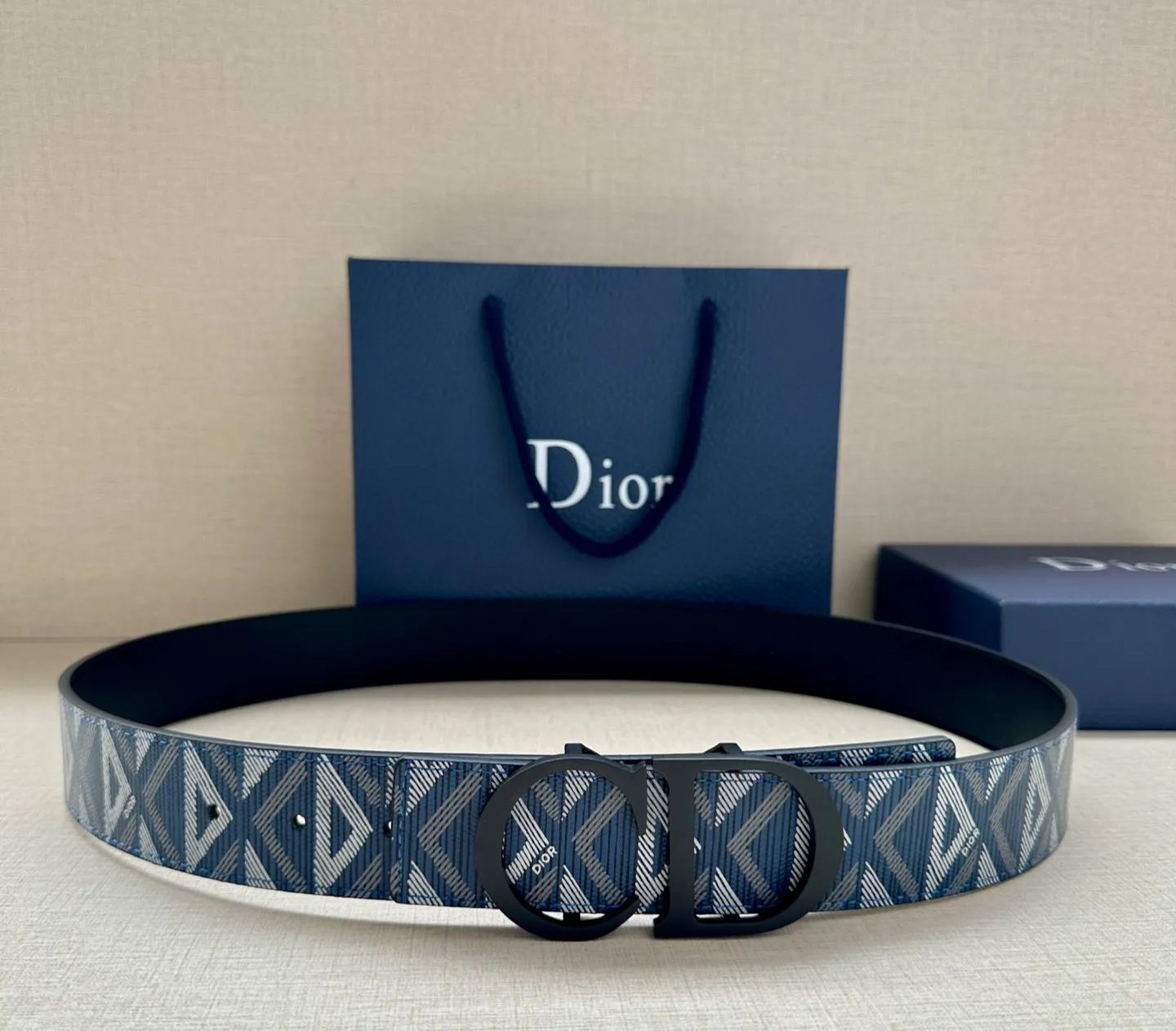 【 Dior 旗艦店】ご好評に付き再入荷！！