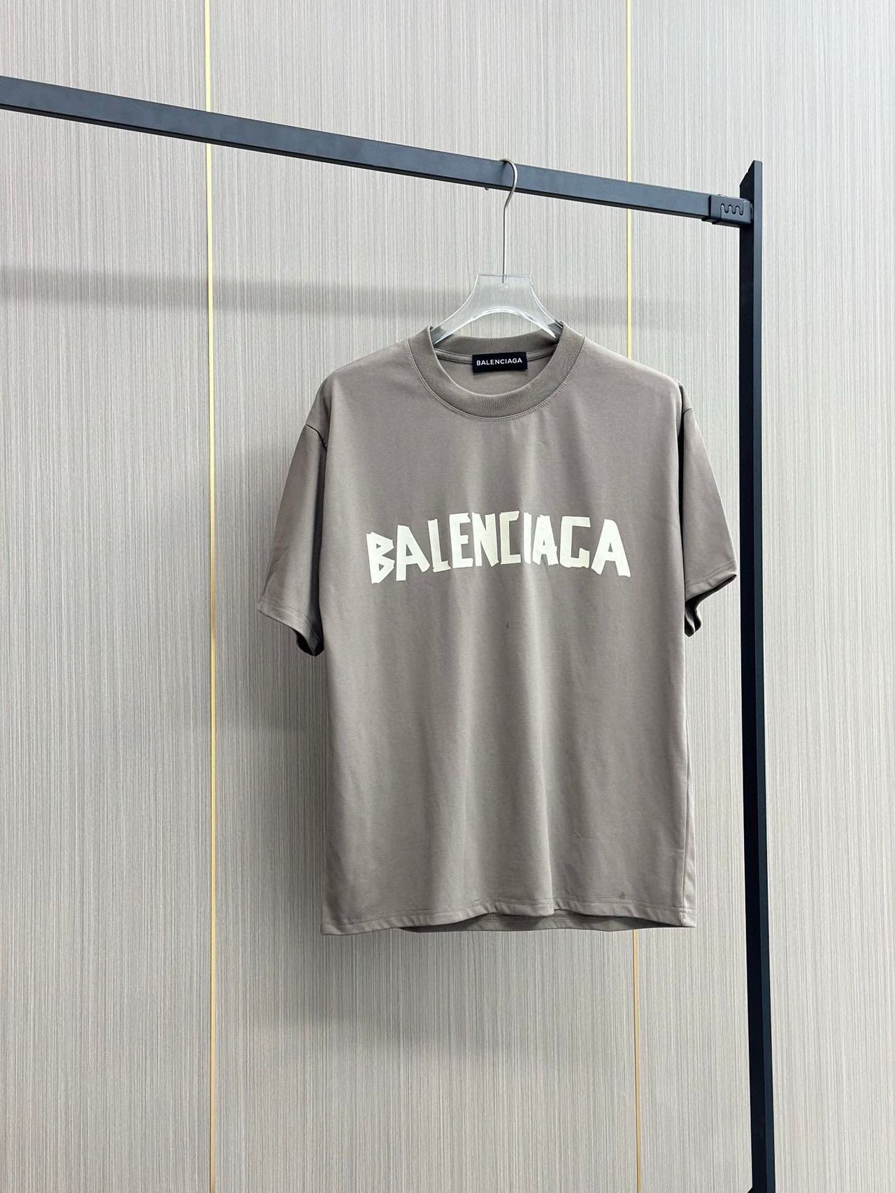 【BALENCIAGA】（バレンシアガ ）半袖Tシャツ 男女兼用