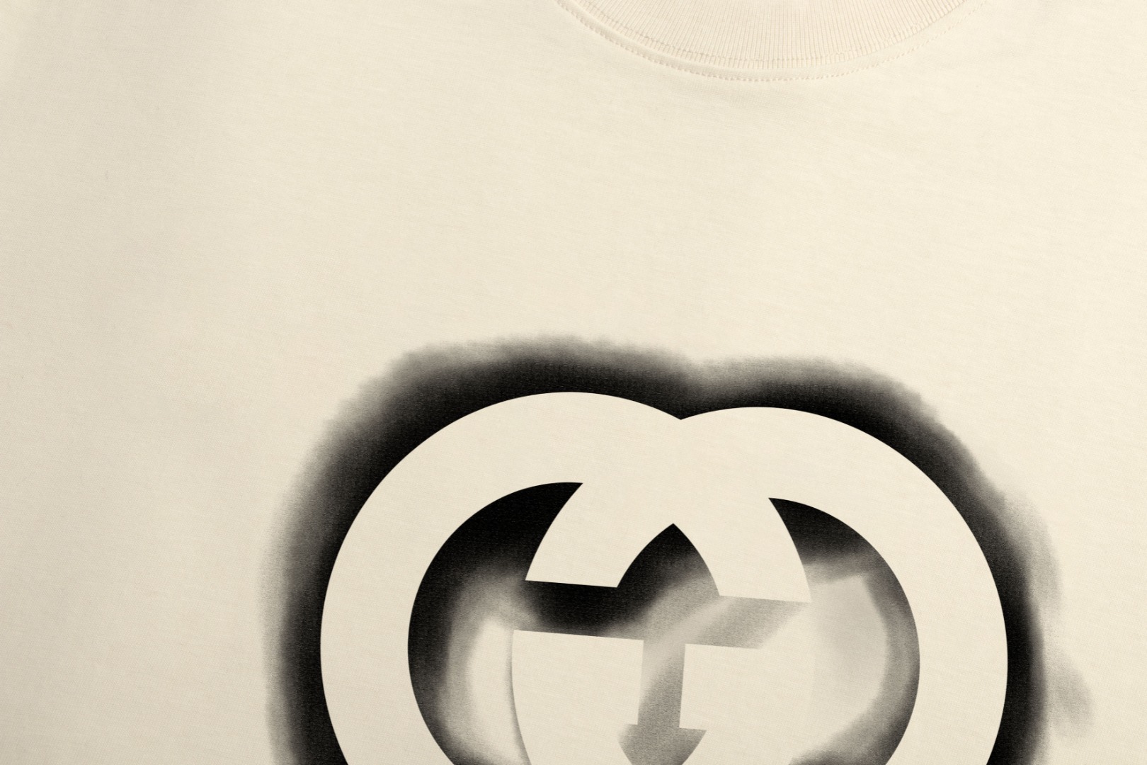 【GUCCI公式旗艦店】クッチ Tシャツ ご好評に付き再入荷！