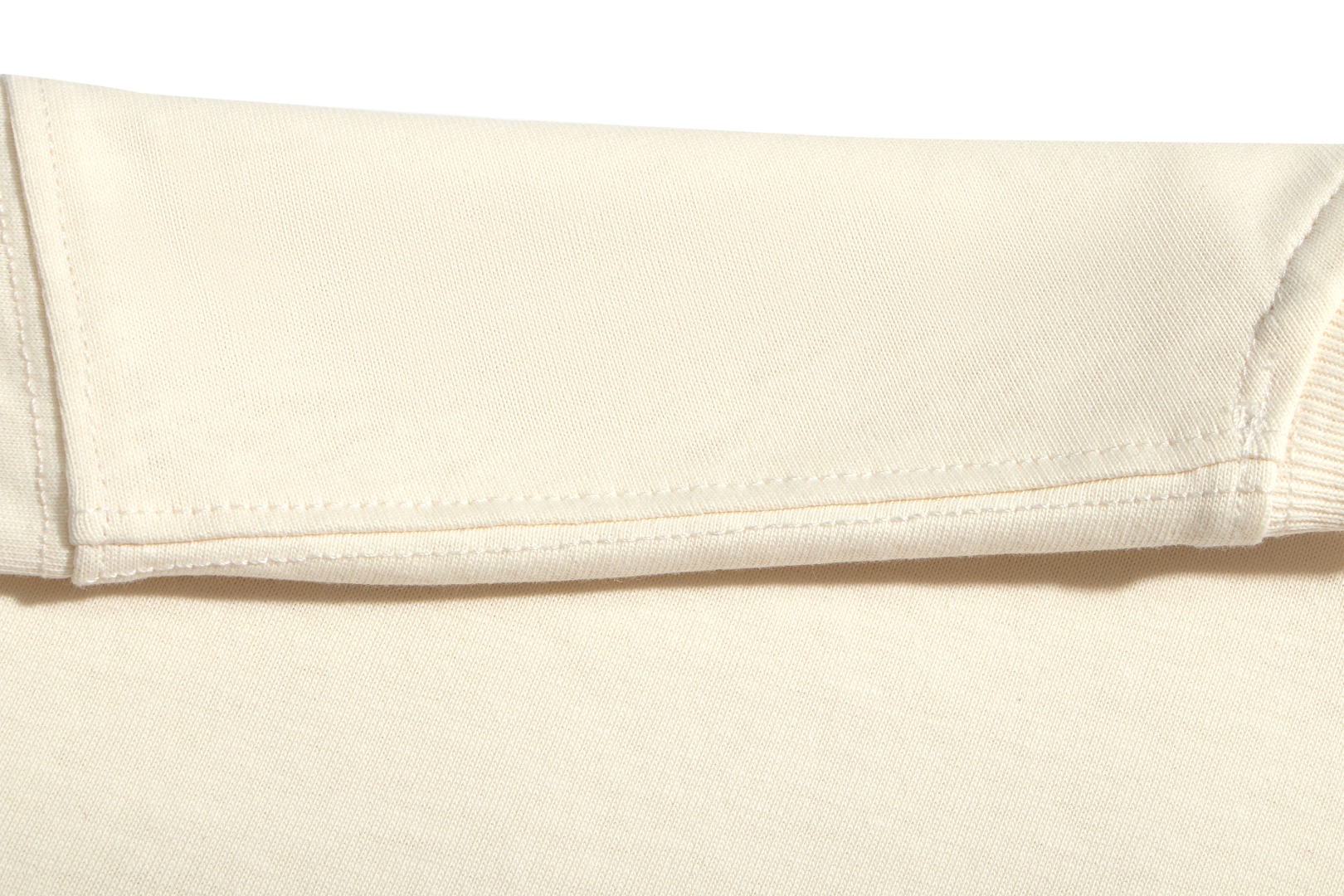 【GUCCI公式旗艦店】クッチ Tシャツ ご好評に付き再入荷！