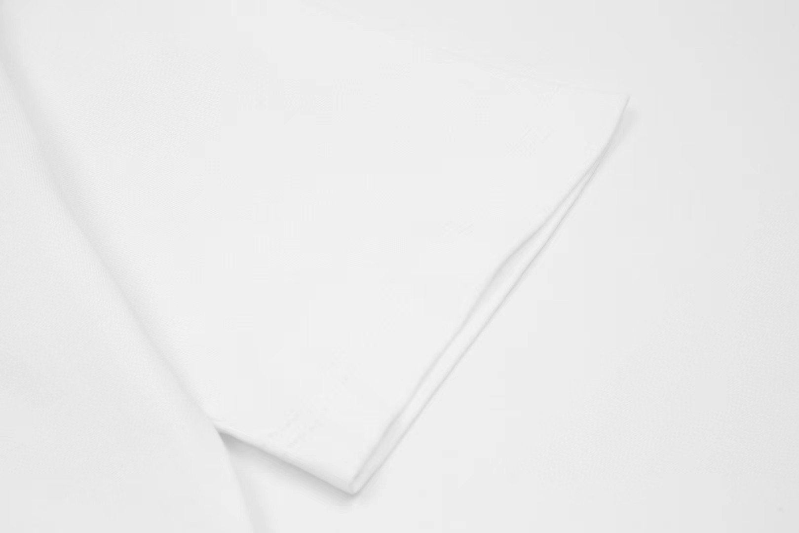 【GUCCI 公式旗艦店】クッチ Tシャツ ご好評に付き再入荷！