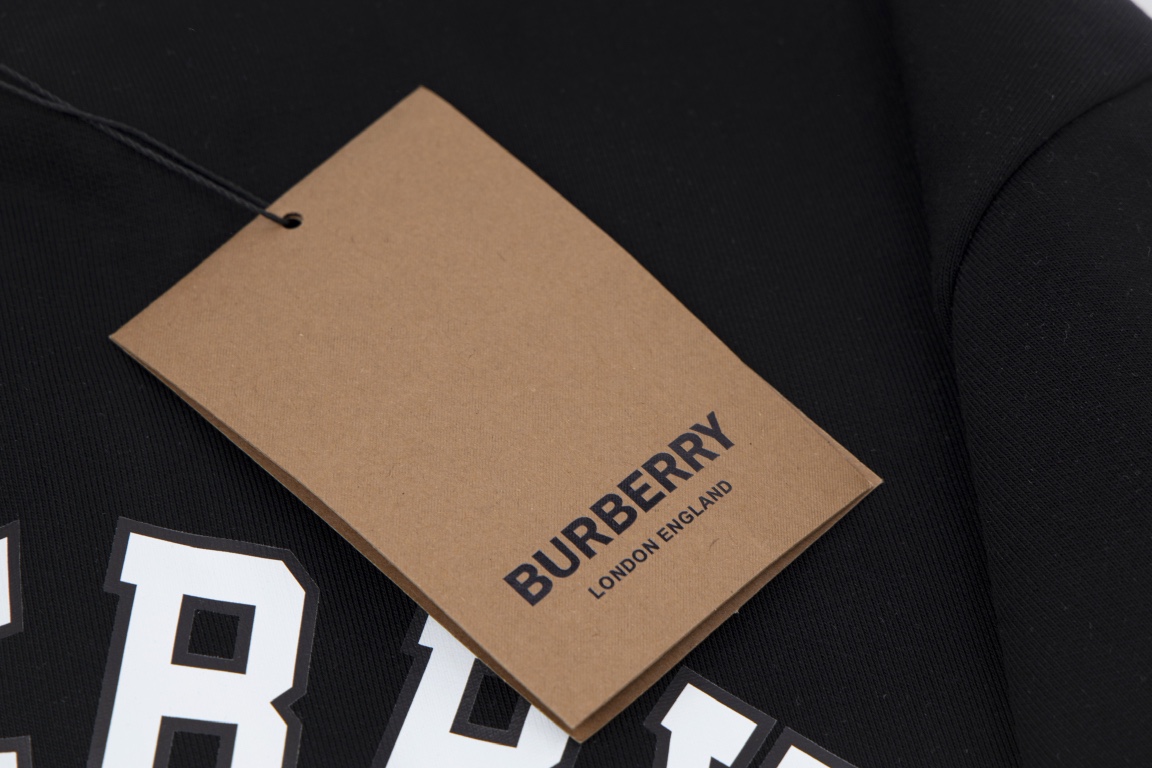 【 Burberry 旗艦店】ご好評に付き再入荷！！