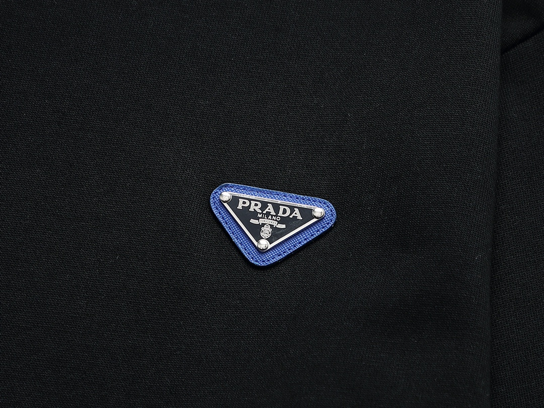 【PRADA公式旗艦店】ご好評に付き再入荷！！