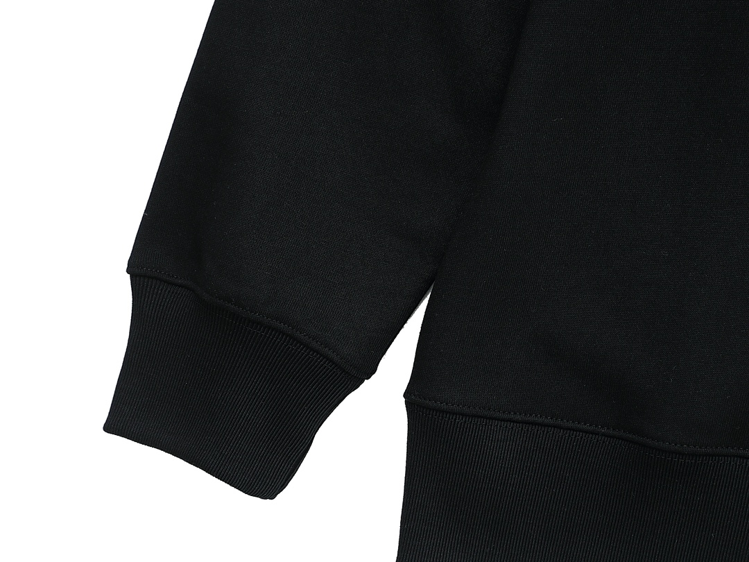 【PRADA公式旗艦店】ご好評に付き再入荷！！