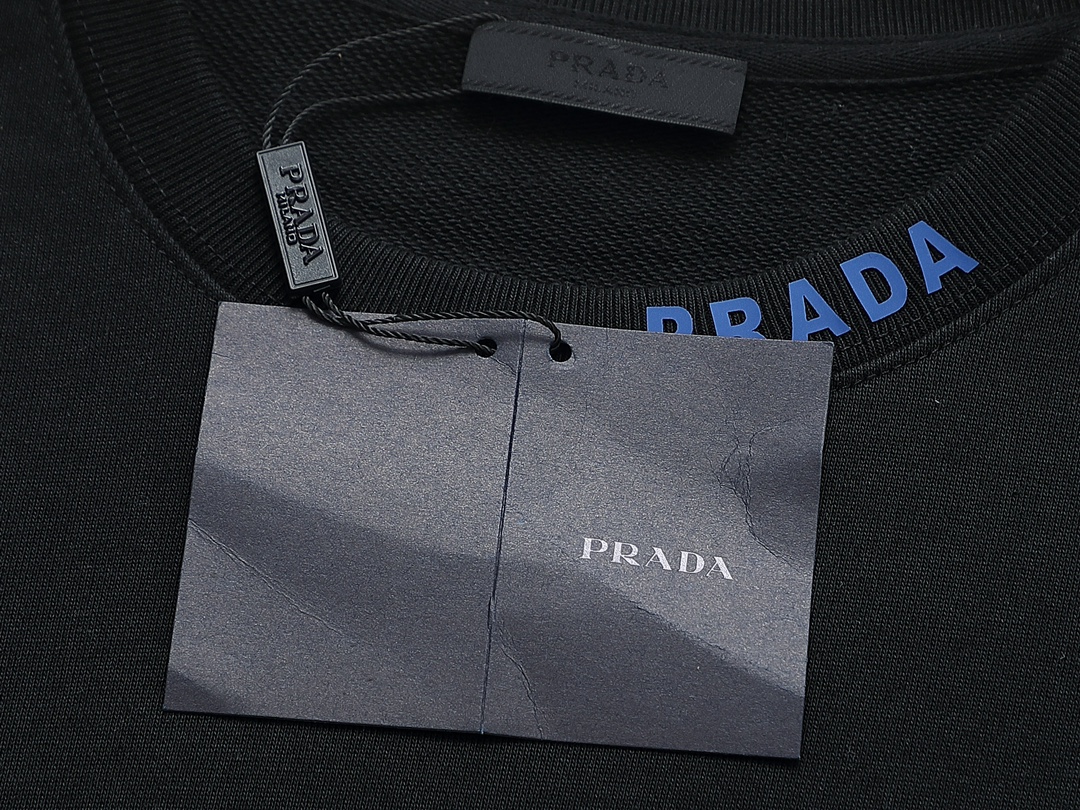 【PRADA公式旗艦店】ご好評に付き再入荷！！