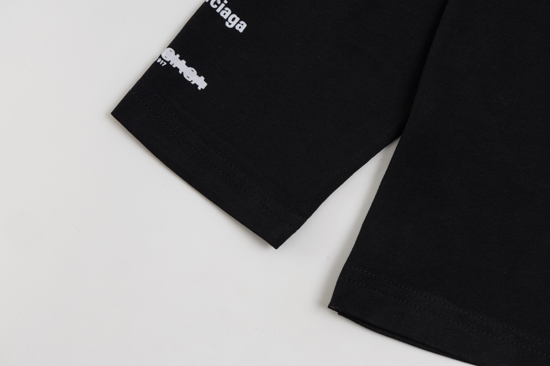 【BALENCIAGA公式旗艦店】好評に付き再入荷！！