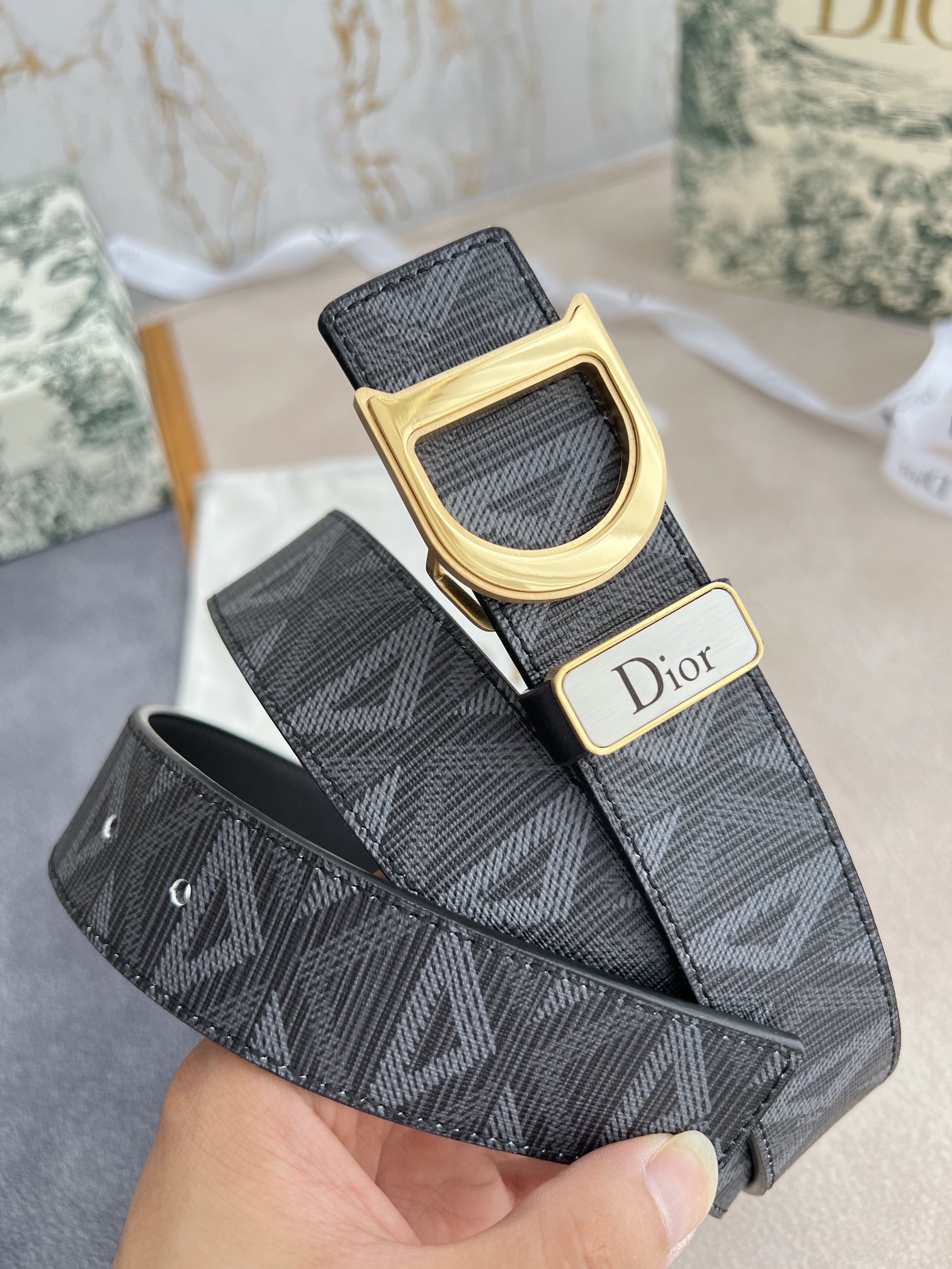 【 Dior 旗艦店】ご好評に付き再入荷！！