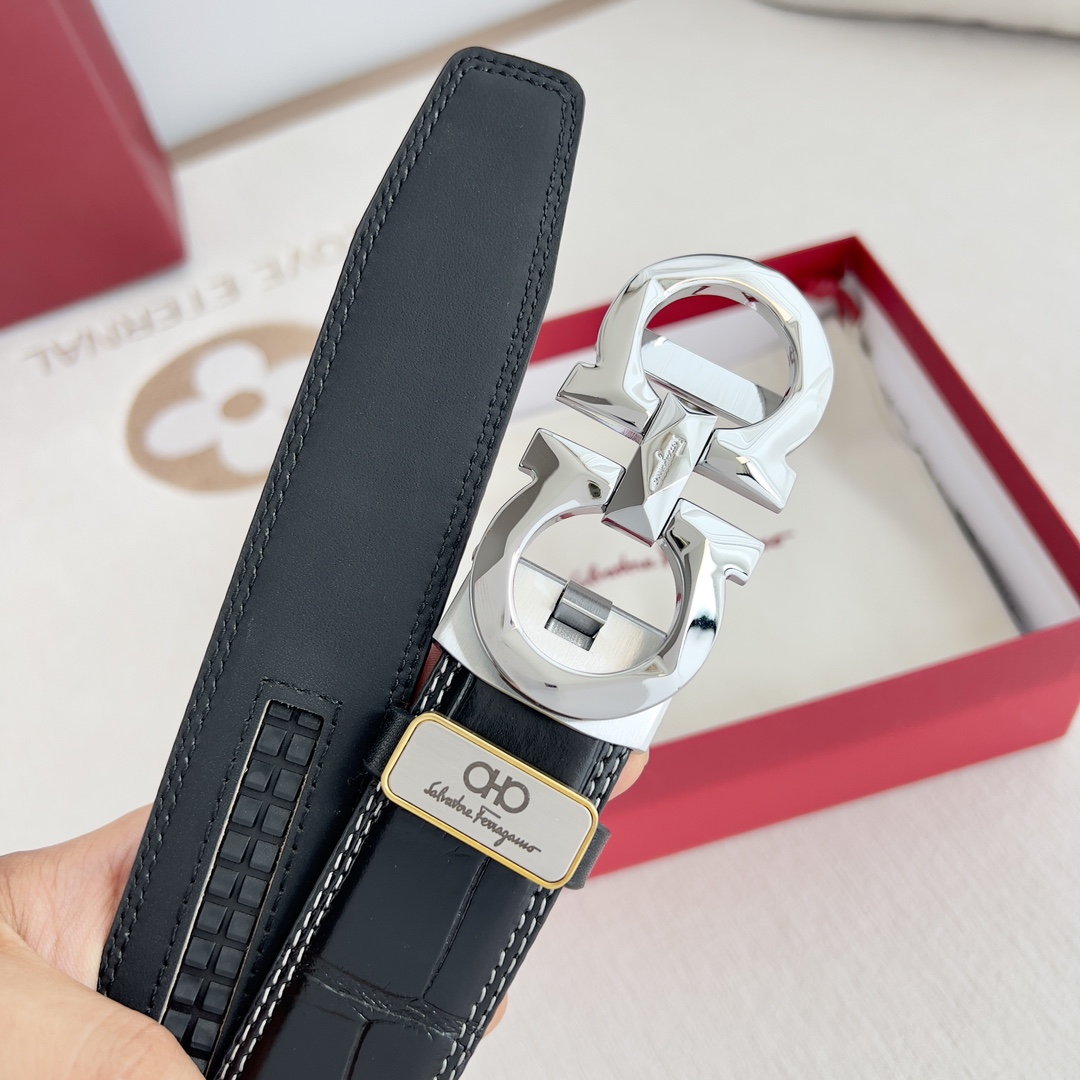 FERRAGAMO 一層目牛革クロコダイル柄ダブルステッチ