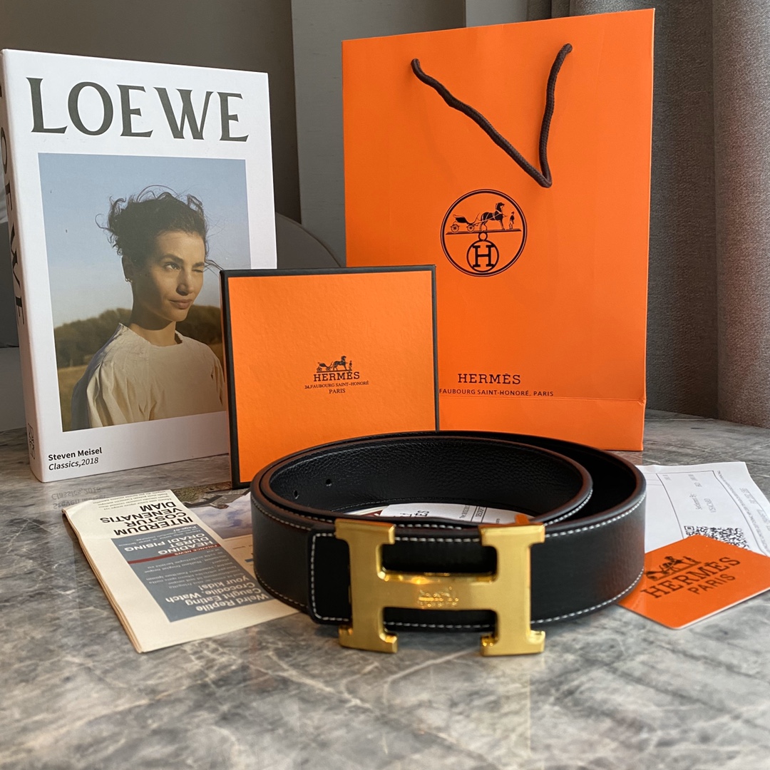 HERMES エルメスのベルトとハンドバッグのコンプリートパッケージ
