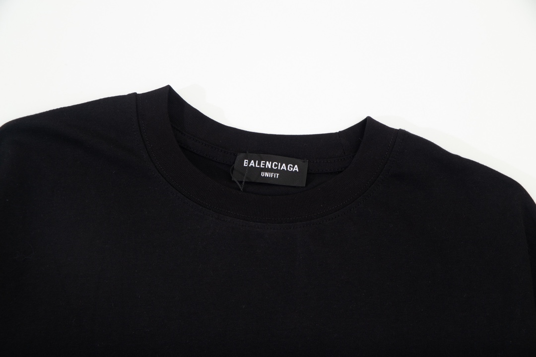 【BALENCIAGA公式 旗艦店】ご好評に付き再入荷!
