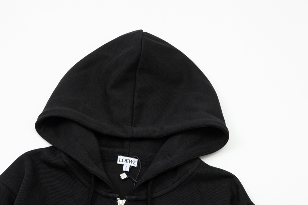 【 LOEWE旗艦店】ご好評に付き再入荷！！