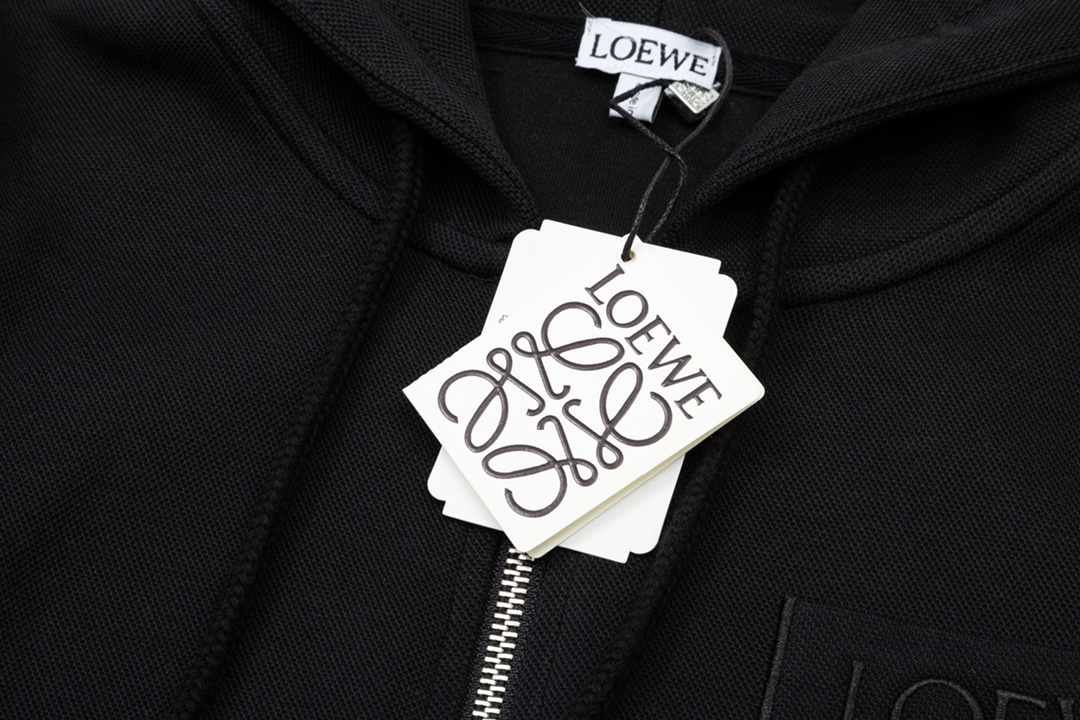 【 LOEWE旗艦店】ご好評に付き再入荷！！