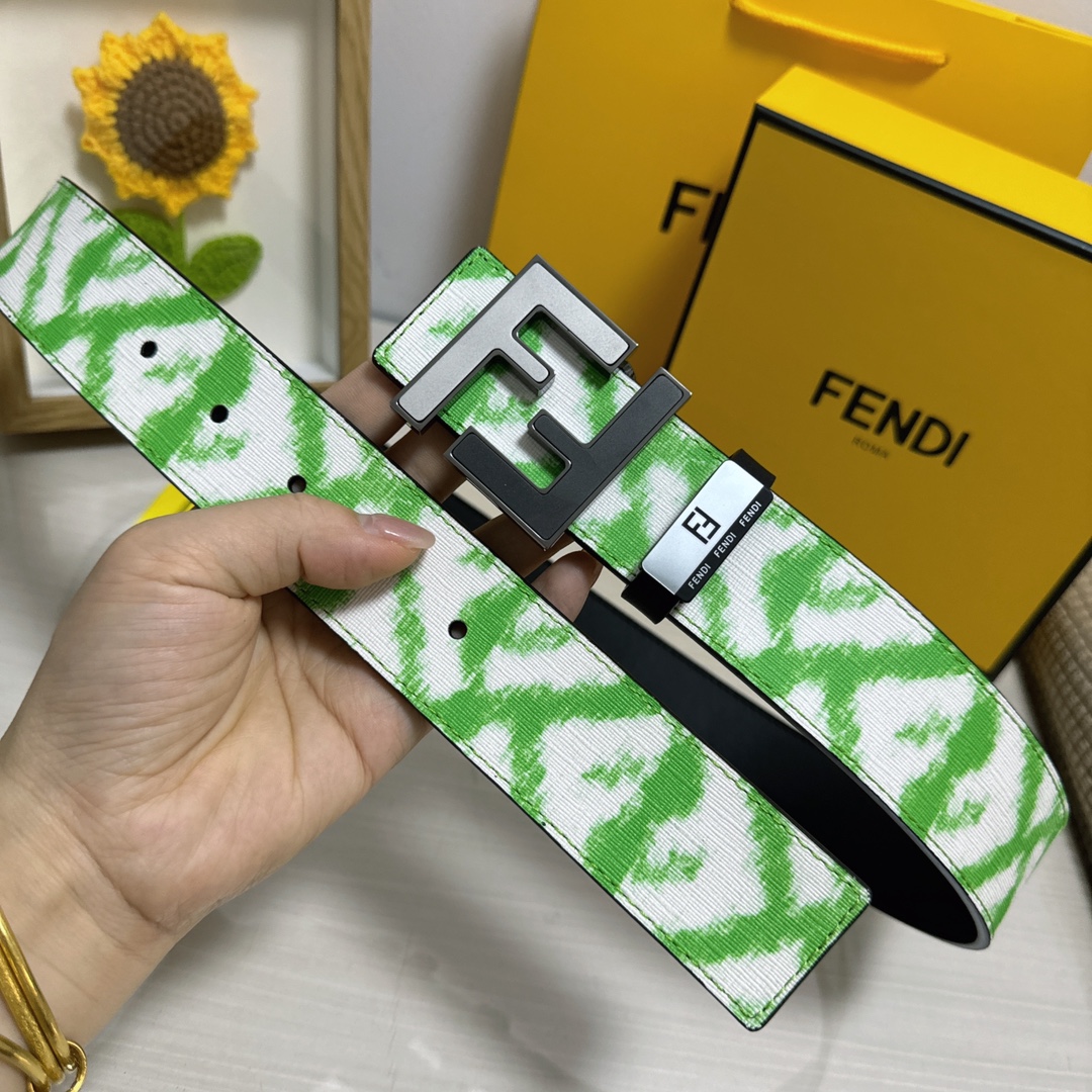 【FENDI 公式旗艦店】着好評に付き再入荷！