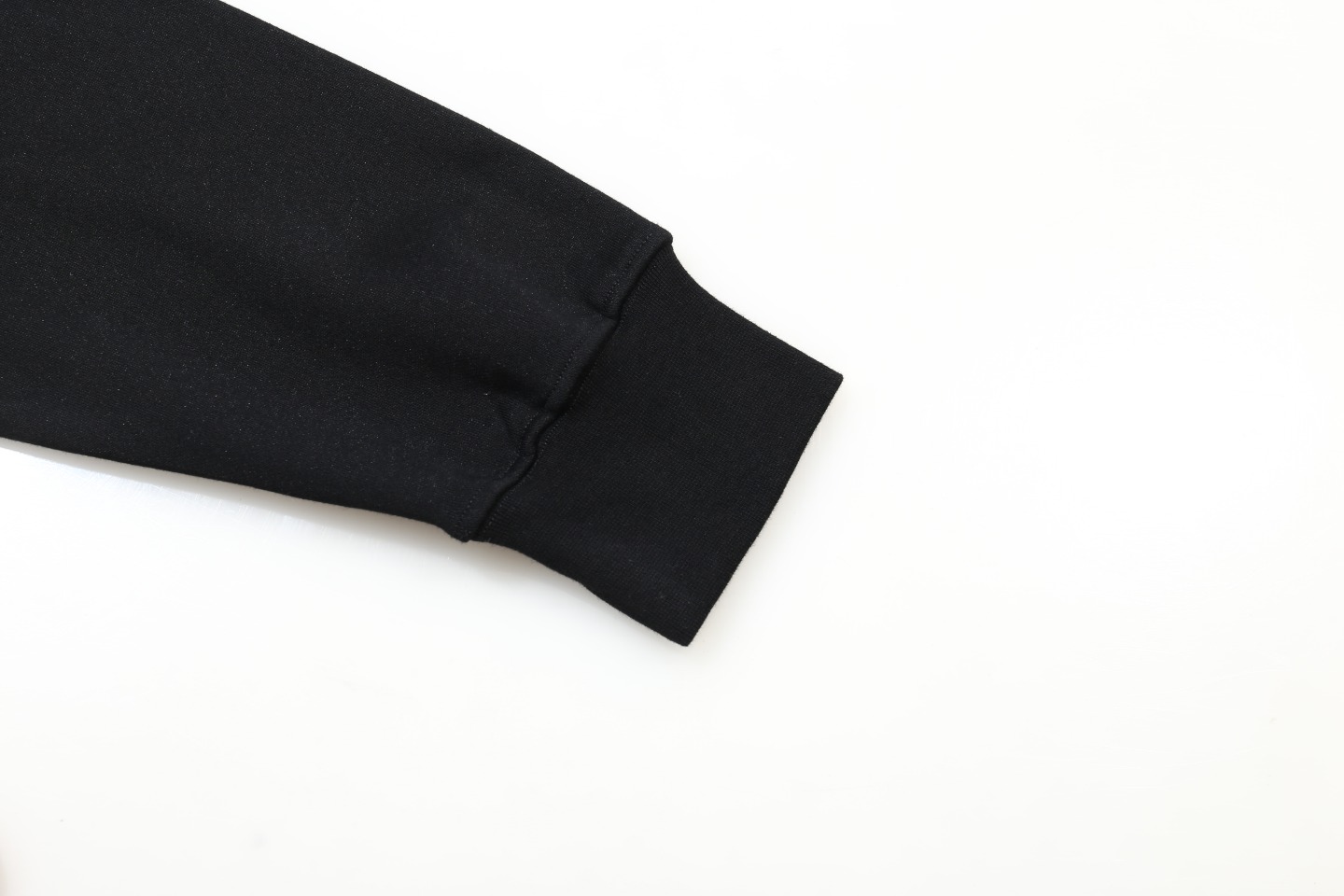 【MONCLER 公式旗艦店】ご好評に付き再入荷！！