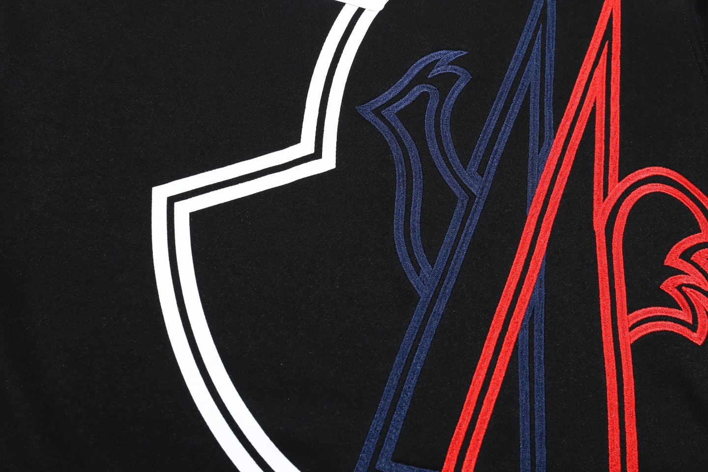 【MONCLER 公式旗艦店】ご好評に付き再入荷！！