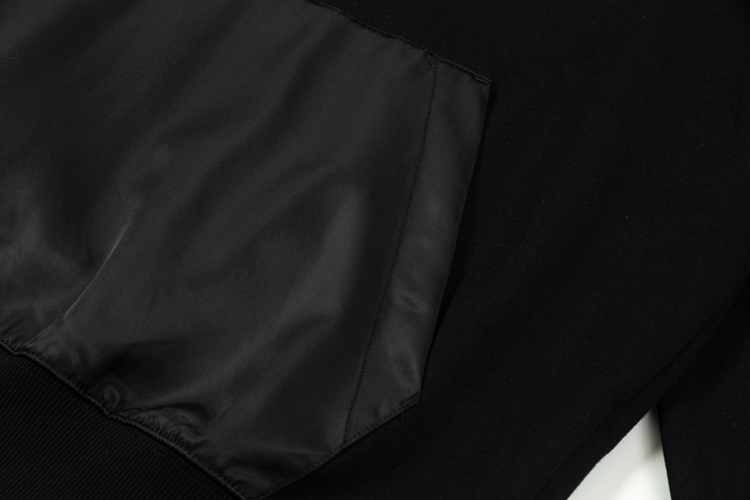 【Prada】( プラダ ) 【即日出荷】ご好評に付き再入荷！