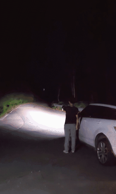 HFH-【爆亮强光】钥匙扣手电筒_10-1.gif