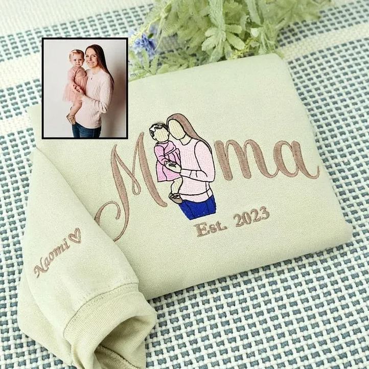 Custom Embroidered Mum Sweatshirt with Mum Kids Portrait - FaceSocksUSA