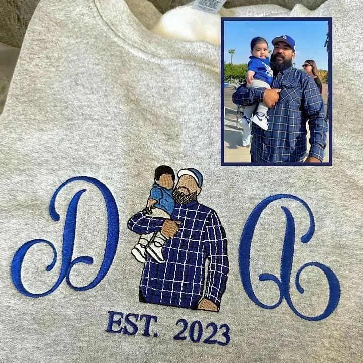 Custom Embroidered Mum Sweatshirt with Mum Kids Portrait - FaceSocksUSA