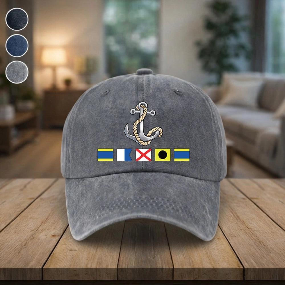 Baseballkappe Aus Gewaschenem Denim Mit Bootsanker Und Nautischen Flaggen – Einzigartiges Geschenk Im Küstenstil Für Segler Und Bootsliebhaber - MyFaceBoxerDE