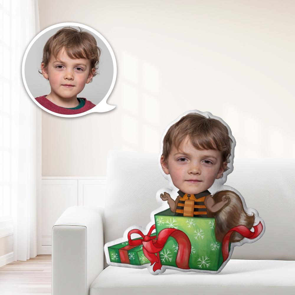 Custom Christmas Raccoon Elf Minime Throw Pillow Einzigartiges Personalisiertes Minime Throw Pillow Geben Sie Ihrem Kind Das Bedeutungsvollste Geschenk - MyFaceBoxerDE