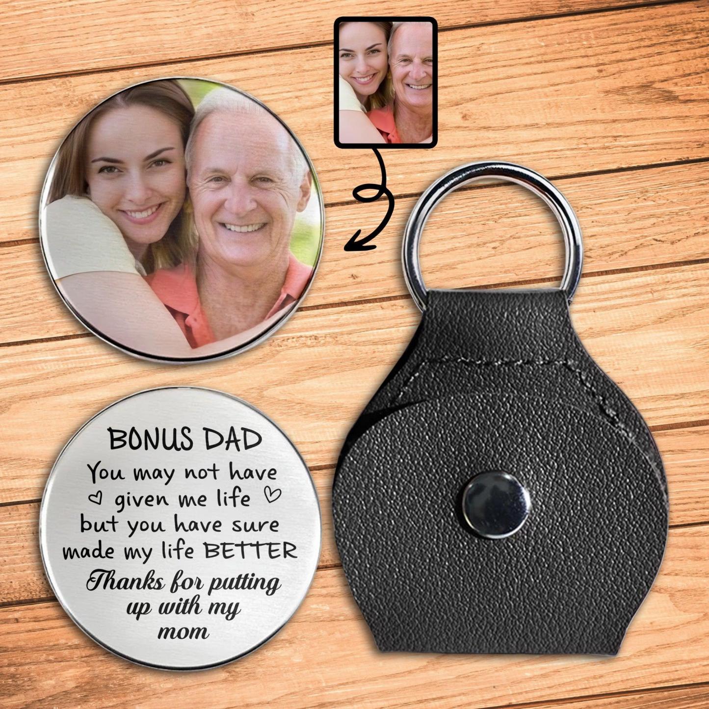 Bonus Dad, Better Life Thank Schlüsselanhänger – Personalisierte Individuelle Taschenumarmung - MyFaceBoxerDE