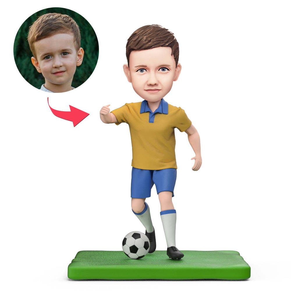 Petit Garçon Jouant Au Football Bobblehead Personnalisé Avec Texte Gravé - Mug Personnalisé