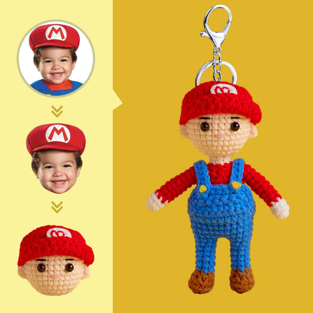 Poupée Au Crochet Avec Visage Personnalisé, Cadeaux Personnalisés, Mini Poupées Tissées À La Main - Mario - Mug Personnalisé
