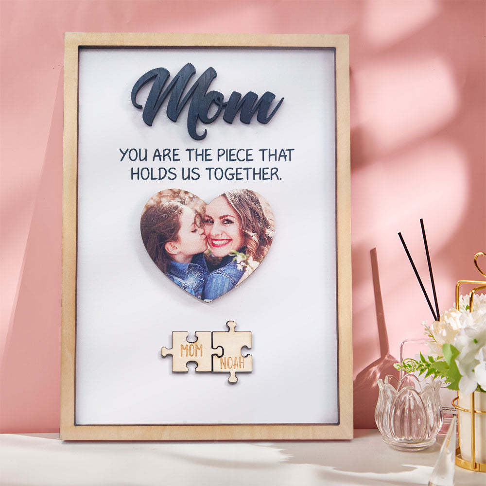 Vous Êtes La Pièce Qui Nous Tient Ensemble Plaque De Puzzle Personnalisée Pour Maman, Signe De Puzzle Pour Maman, Cadeau De Fête Des Mères - Mug Personnalisé