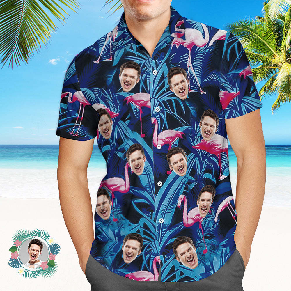 Chemise Hawaïenne Avec Visage Personnalisé, Chemise Hawaïenne Avec Photo De Flamant Rose À Feuilles Bleues - Mug Personnalisé