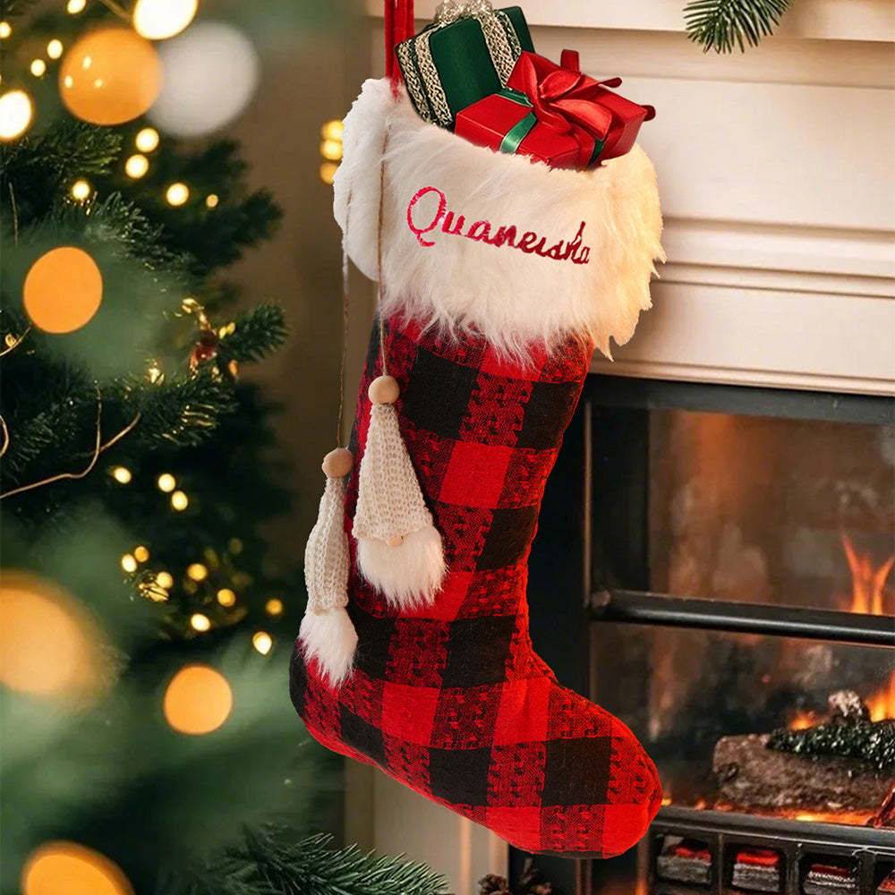 Chaussette De Noël Personnalisée Avec Broderie De Nom, Cadeau Pour La Famille - Mug Personnalisé