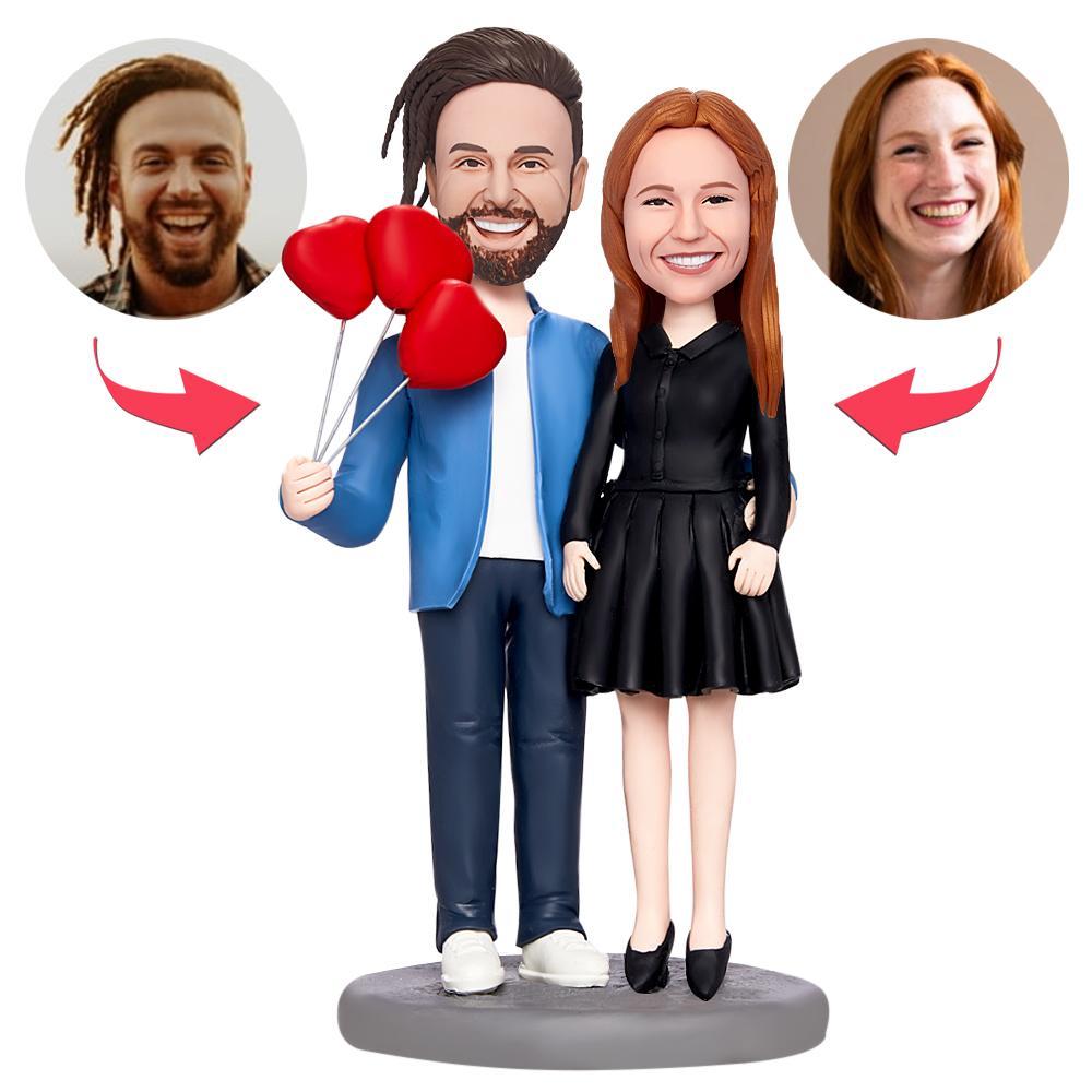 Valentines Gift Couple With Love Balloons Benutzerdefinierte Bobbleheads Mit Eingraviertem Text - MeineFotoTassen